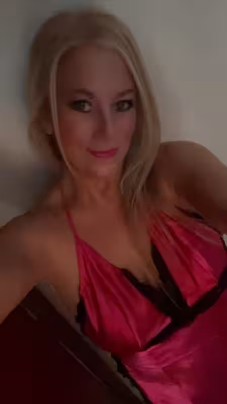 MK / Callie64calliekline69 - Escort/Massage/S&M in Cedar Rapids, IA