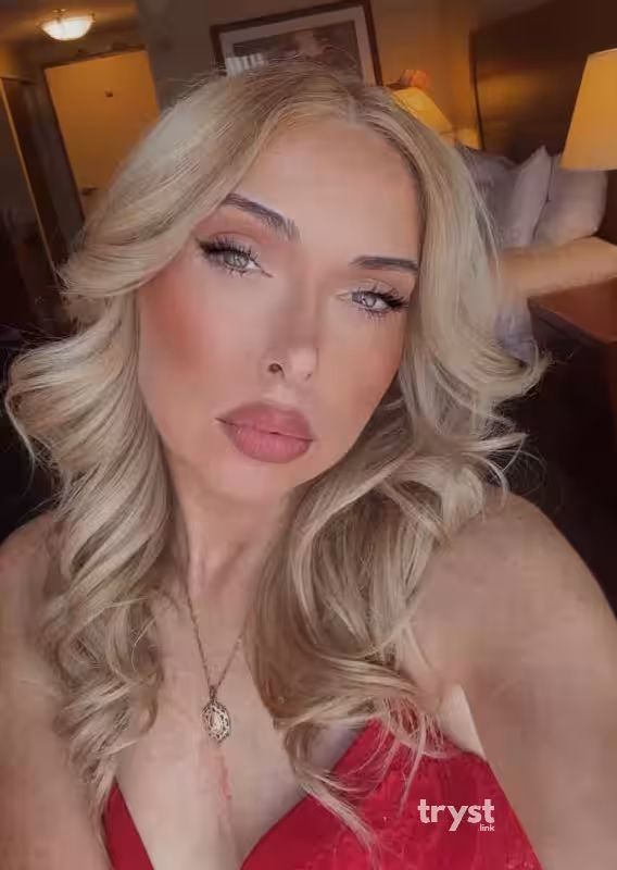 Carmen Cossabella - Escort in Manchester, NH